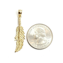 Load image into Gallery viewer, New 14k Yellow Gold solid feather Pendant Unisex gift fine jewelry 2.2g
