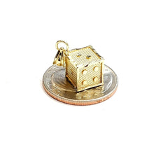 Load image into Gallery viewer, 10k yellow Gold 3D dice Pendant charm diamond cut gamble Vegas fine jewelry 2.3g
