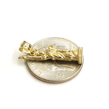 Load image into Gallery viewer, 14k Yellow gold 3D New York statue of liberty pendant charm Gift fine jewelry 3g
